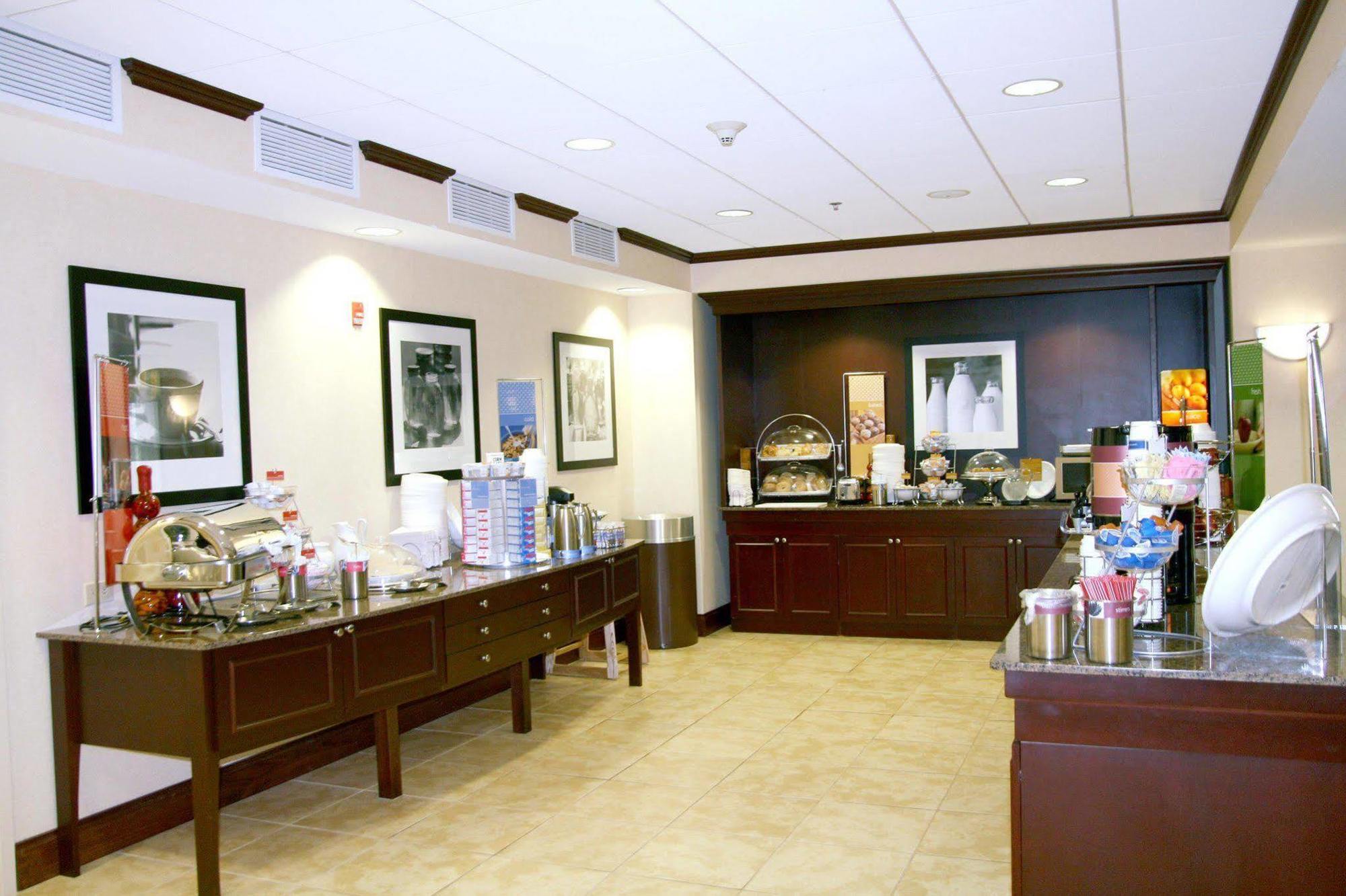 Hampton Inn Greenfield Extérieur photo