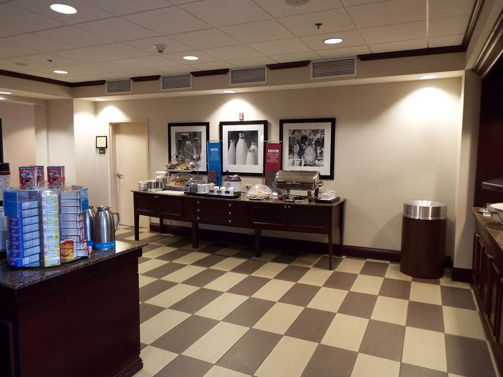 Hampton Inn Greenfield Restaurant photo